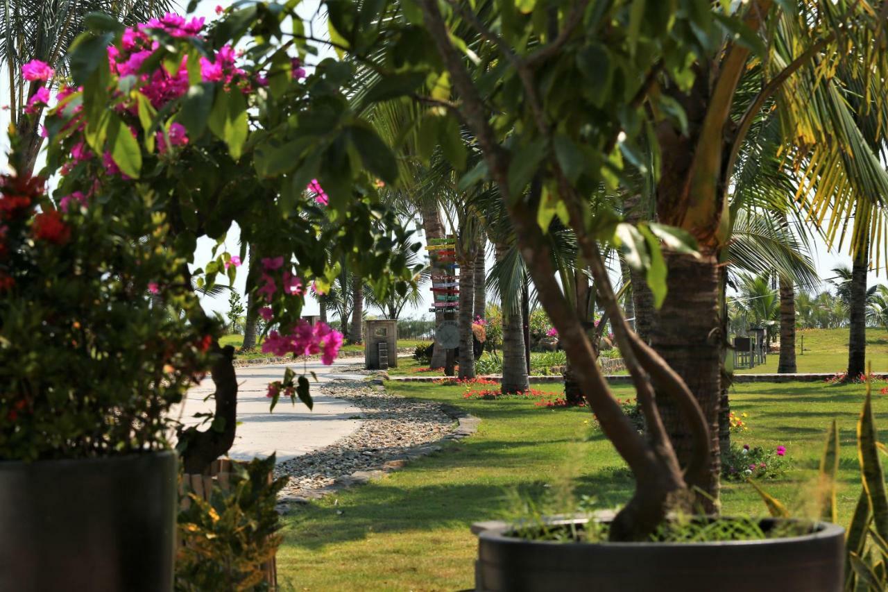 Bao Ninh Beach Resort Ðồng Hới Buitenkant foto